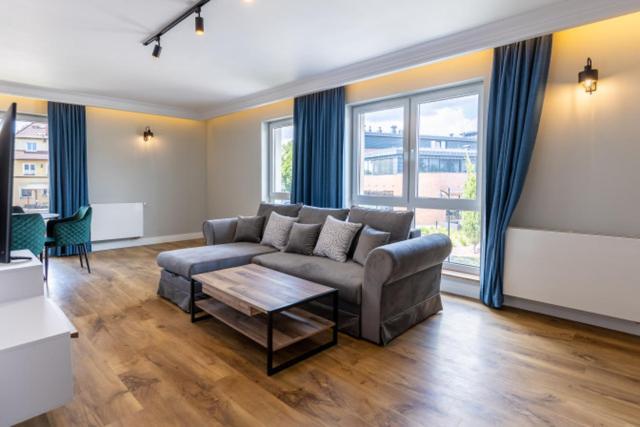 Leeloo Aparthotel Człuchów Buitenkant foto